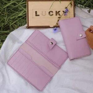 Gorgeous lilac leather wallet